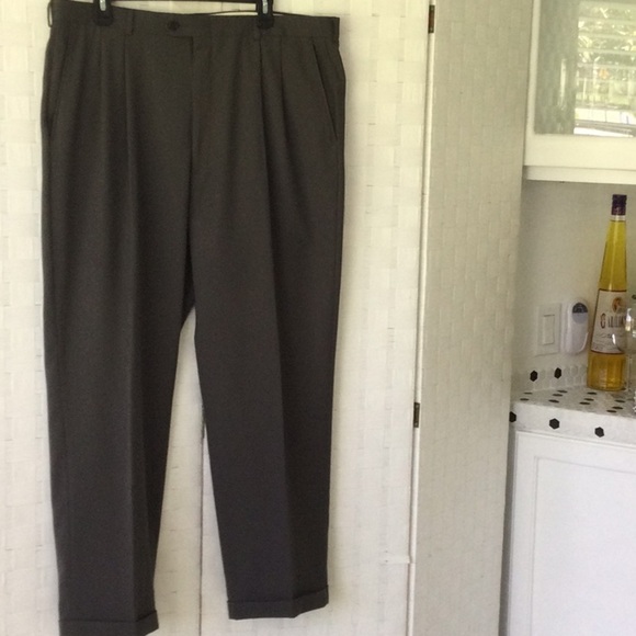 Mens Haggar slacks size 40 X 30 color brown has cuffs 100% micro poliester  #616 - Picture 1 of 9